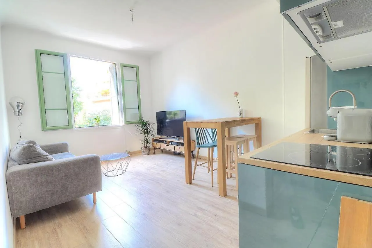 Joli Appartement En Bord De Mer Antibes France